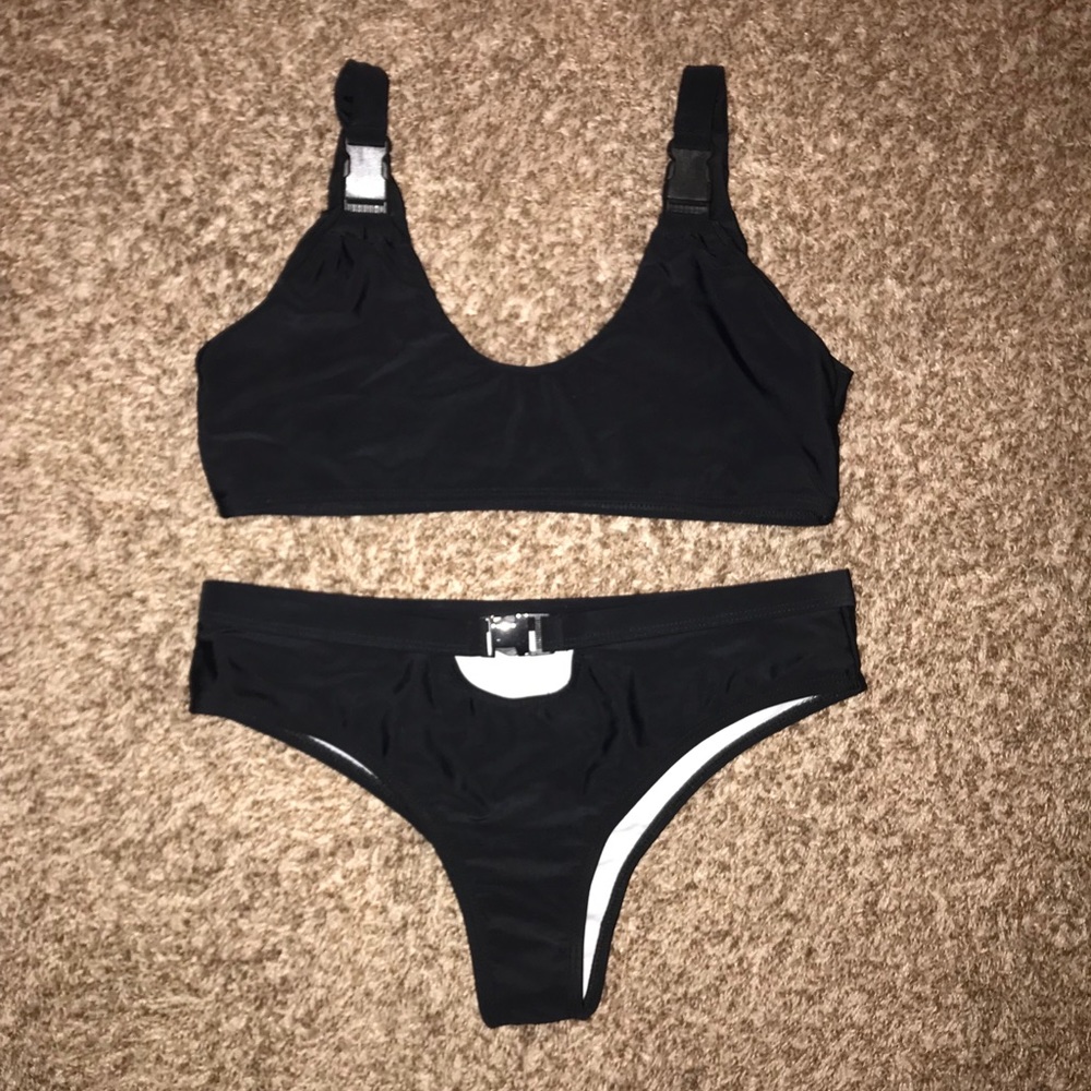 Black bikini